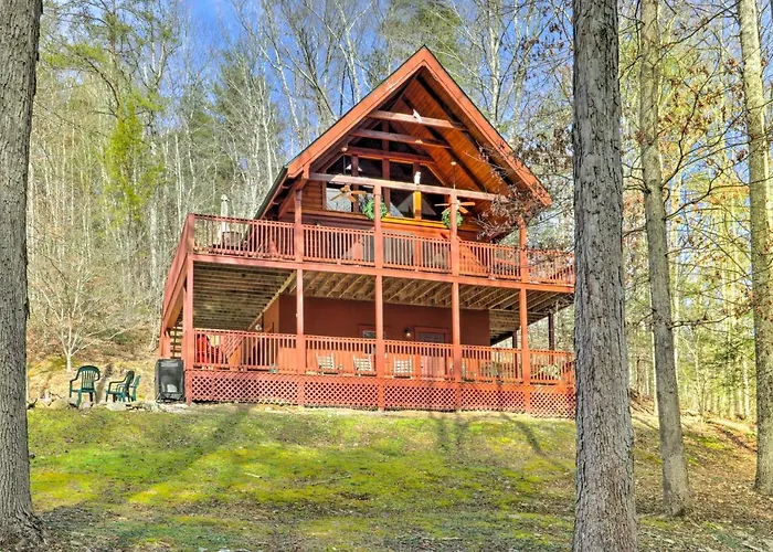 Creekside Sevierville Cabin Game Room And Hot Tub!