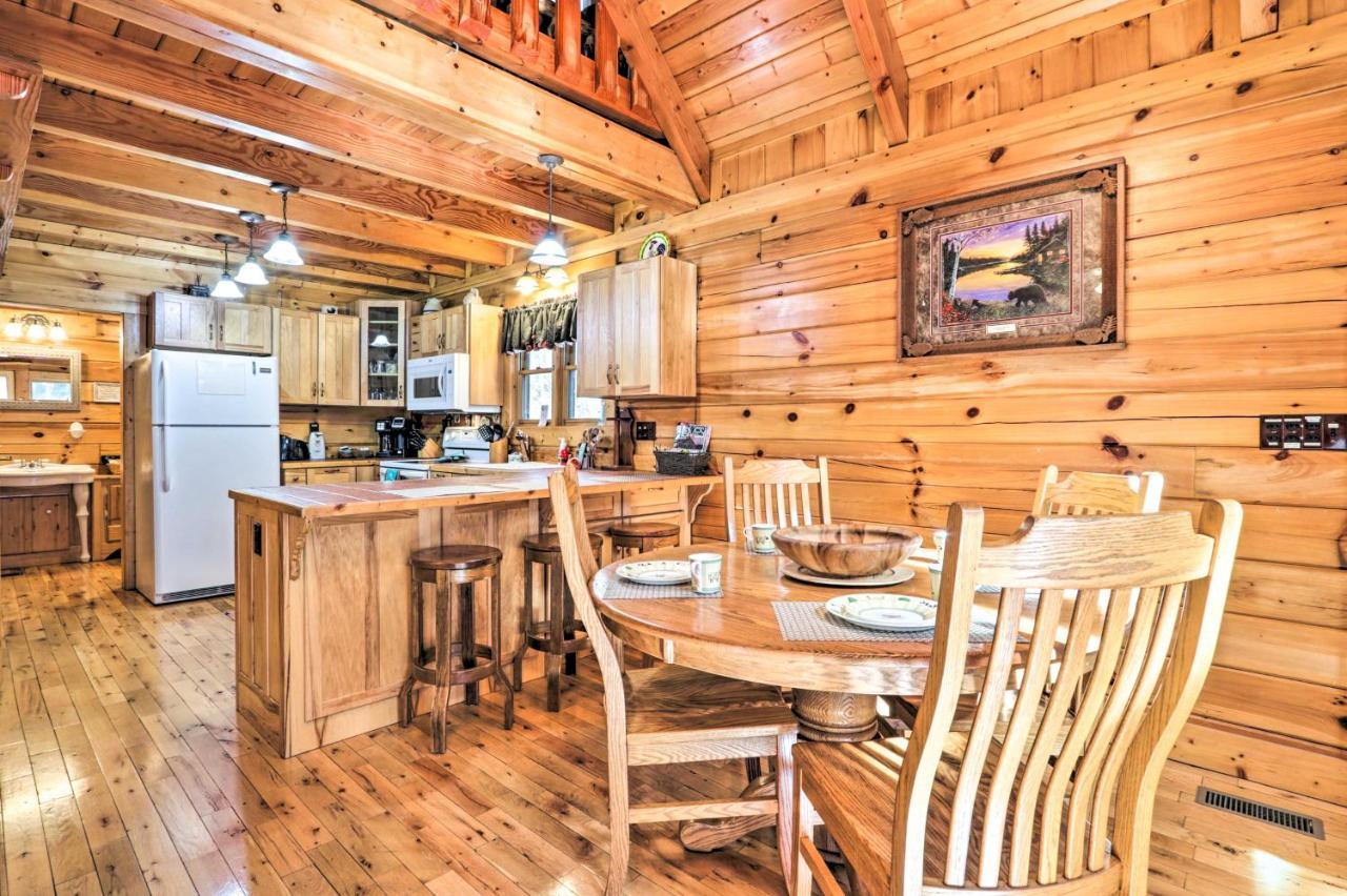 Creekside Game And Hot Tub! Holiday home *