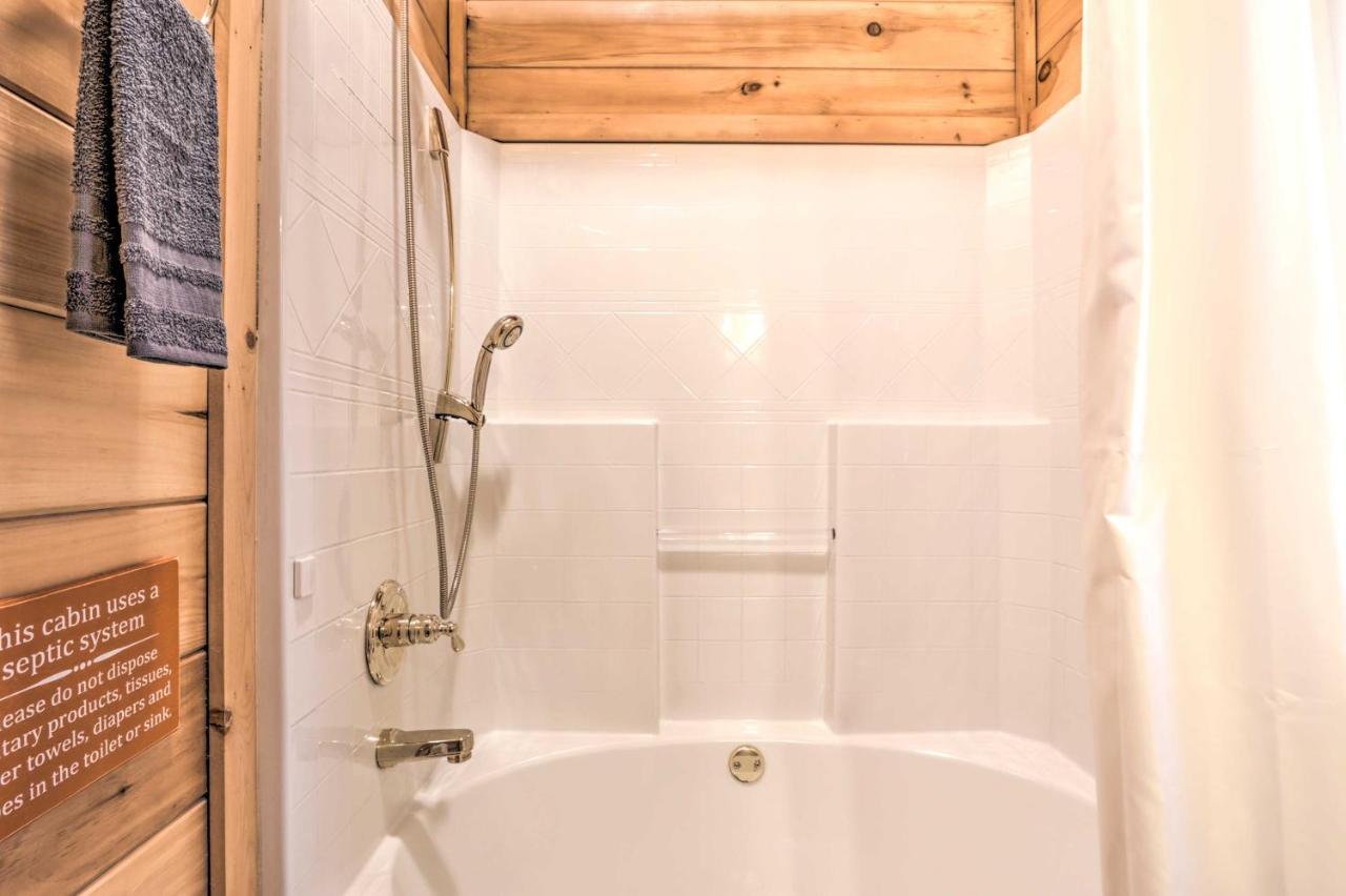 Creekside Game And Hot Tub! Holiday home *