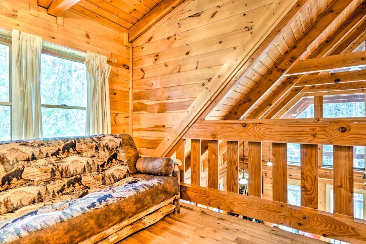 Creekside Game And Hot Tub! Holiday home *